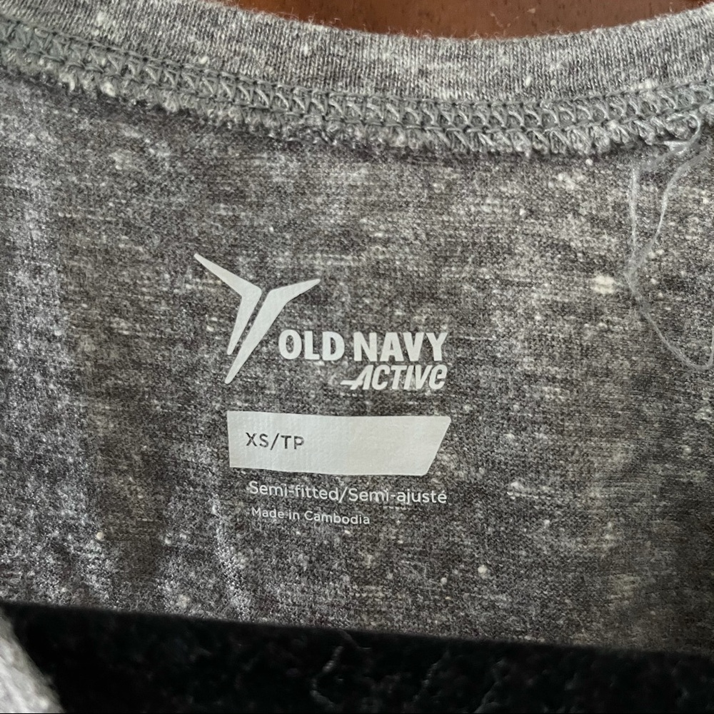 NWT Old Navy Active Run The Street Workout tank - Picture 2 of 5